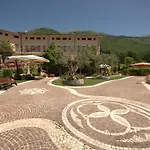 La Grotte Hotel 3*