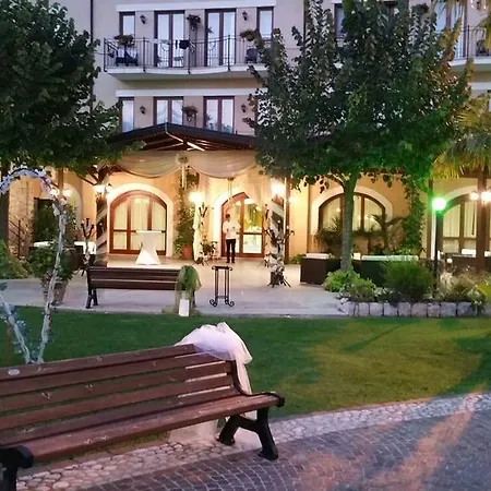 La Grotte Hotel