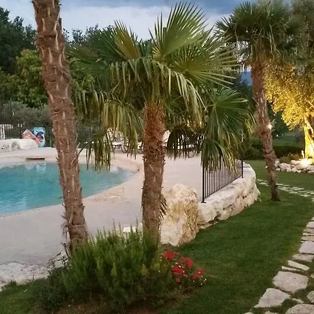 La Grotte ホテル 3*