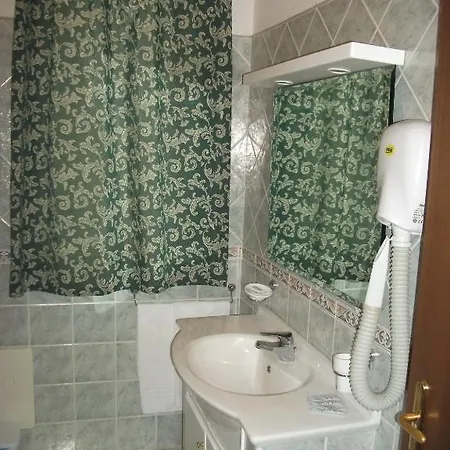La Grotte Hotel