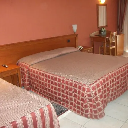 Hotel La Grotte 3*