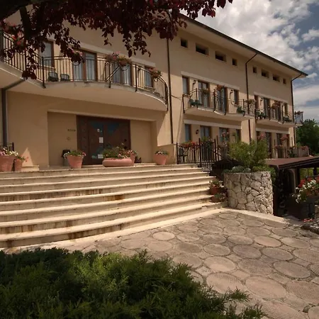 拉格罗特酒店 3*