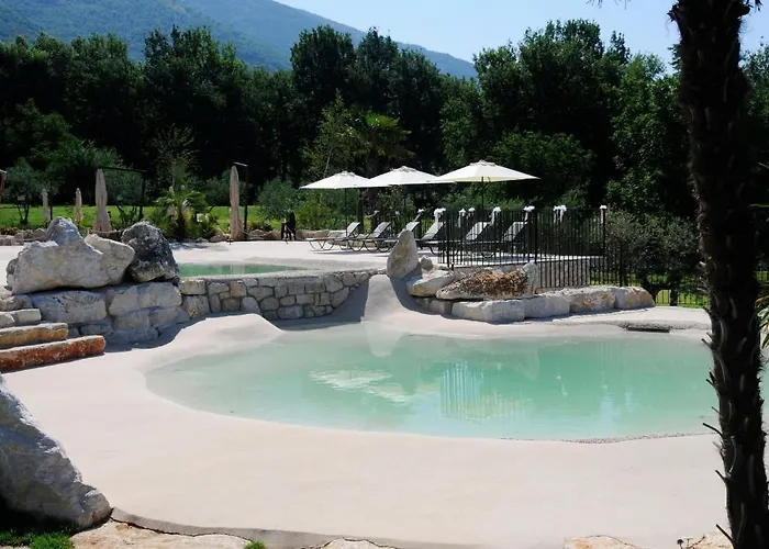 La Grotte Hotel 3*